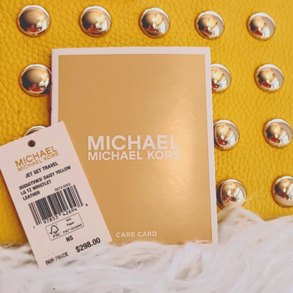 NEW NWT Michael Kors Large Wristlet Wallet Daisy Yellow Studded Pebble Leather - Picture 6 of 7